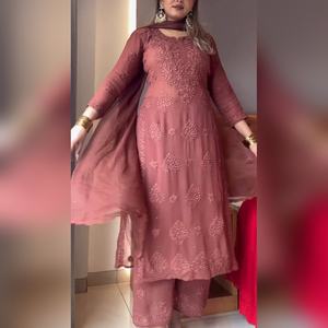 Ensemble Kurti Sharara & Dupatta 3 pièces en faux georgette lourd de haute qualité avec main - LOOK-025 en gros - Product Image 4