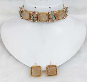 Conjunto de Collar Tradicional Indio Polki para Mujer, Perfecto para Bodas, Celebraciones Festivas, Ropa Indo-Occidental, Ropa de Fiesta - Product Image 3