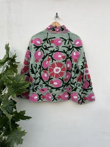 Suzani แจ็คเก็ตผ้าฝ้ายสำหรับผู้หญิง, เสื้อโค้ทผ้าคอตตอนปักด้วยมือพร้อมกระเป๋าโลโก้ระบายอากาศสำหรับฤดูใบไม้ร่วง - Product Image 4