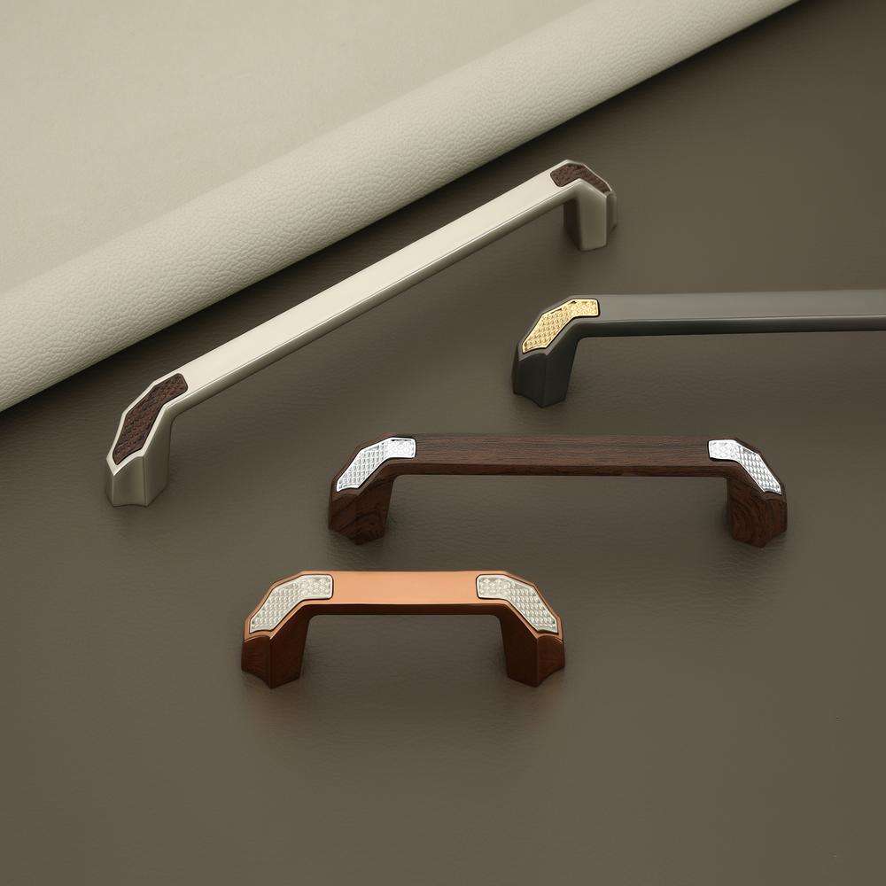 สีน้ำตาล