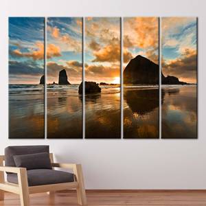 Toile imprimée représentant l'œuvre d'art Haystack Rock - Décoration murale élégante pour la plage de Cannon, 5P : Prête à accrocher - Product Image 1