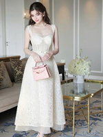 Robe de luxe élégante à 2 bretelles en dentelle florale blanche de haute qualité. Personnalisable OEM/ODM Made in Vietnam