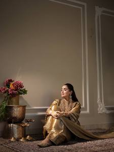 Ensemble Salwar Kameez Dupatta brodé de style traditionnel, exclusif et tendance, à séchage rapide, pour les tenues de mariage, de fête et de plage - Product Image 6