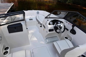 Barco <span class=keywords><strong>de</strong></span> pato <span class=keywords><strong>de</strong></span> <span class=keywords><strong>lujo</strong></span> para <span class=keywords><strong>alquiler</strong></span> <span class=keywords><strong>de</strong></span> complejos turísticos escénicos Yate <span class=keywords><strong>de</strong></span> aluminio personalizable para hacer turismo pescando en el río con motor fuera <span class=keywords><strong>de</strong></span> borda - Product Image 2