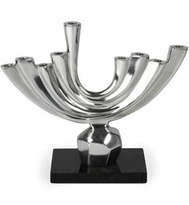 Ménorah contemporaine incurvée à plusieurs niveaux en argent avec finition polie pour l'amélioration de la décoration intérieure moderne - Product Image 2