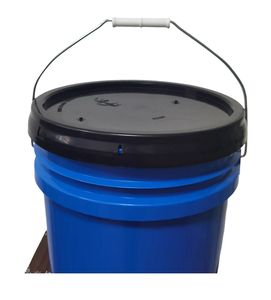 Seau en <span class=keywords><strong>plastique</strong></span> de <span class=keywords><strong>20</strong></span> <span class=keywords><strong>litres</strong></span> et 5 gallons pour mélange de sel marin pour récif ou poisson - Product Image 1