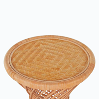 Table de style artistique avec rotin tissé et table basse ronde en bambou pour terrasse jardin maison
