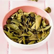 Procesamiento crudo de hojas de lima verde secas para uso en cocina e infusión - Product Image 6