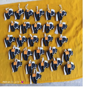 Petits mini chevaux en peluche suspendus sur mesure pour la décoration de la maison et tenture murale idéale pour la revente - Product Image 1