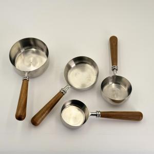 Juego de 4 Herramientas de Medición, Cuchara Medidora de Acero Inoxidable con Mango de Madera, Cuchara para Café para el Hogar y Cafeterías - Product Image 1