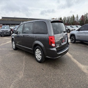 Dodge Grand Caravan SE 2019 en parfait état - Product Image 3