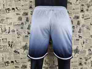 Pantalones cortos de entrenamiento deportivos con logotipo personalizado para hombre, pantalones cortos deportivos de color sólido para correr en el gimnasio con bolsillos en la cintura de poliéster, estilo deportivo - Product Image 3
