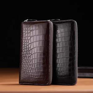 Portefeuilles crocodile Portefeuille en cuir personnalisé fait à la main unisexe pleine grandeur pour une utilisation unisexe avec design de logo personnalisé - Product Image 1
