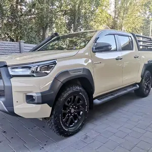 Factory Direct Sale Toyota Hilux 4WD Rear Roof Spoiler 2022 Available both used & New for sale