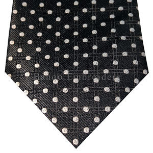 CORBATA MASÓNICA REGALIA NEGRA CON LUNARES APROPIADA PARA USO DE ROPA - Product Image 1