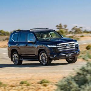 Toyota Land Cruiserr usado automático bastante usado fresco y limpio sin historial de accidentes en stock Comprar ahora Venta caliente - Product Image 3