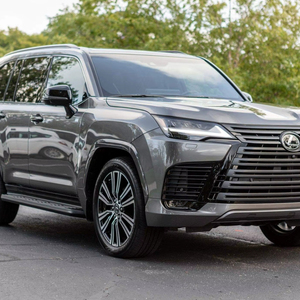 Lexus LX 600 2023, V6 biturbo, 4 roues motrices, pack esthétique - Product Image 1