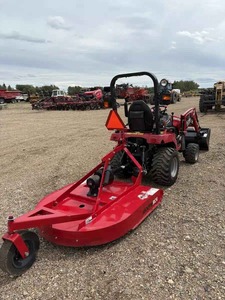 รถแทรกเตอร์ขนาดเล็ก Massey Ferguson GC1705 พร้อมชุดตักหน้า DL100, รถแทรกเตอร์สีแดงขับเคลื่อน 4 ล้อ สำหรับงานเกษตรและสวน - Product Image 4