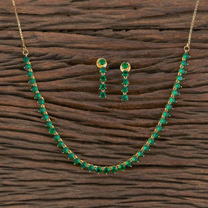 Ensemble de collier solitaire plaqué or avec zircone cubique 427544 Exportateur de bijoux faits à la main en Inde - Product Image 3