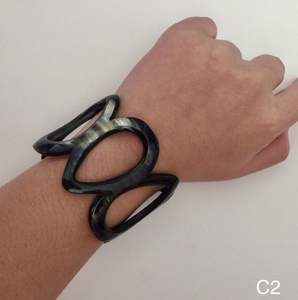 Brazalete de Cuerno de Búfalo Pulido Ecológico de Alta Calidad para Mujer, Nuevos Diseños, HF CRAFTS - Product Image 1