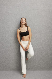 100% haute qualité réglable Super doux léger couleur noire sans couture extensible bretelles réglables soutien-gorge de sport - Product Image 3