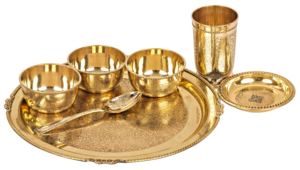 IndianArtVilla Juego de cena de latón puro Diseño en relieve 7 piezas Forro de cuentas-Vajilla, 11,5 pulgadas - Product Image 3