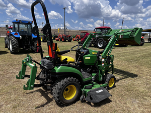 Tractores Agrícolas Diésel John Deere 4052M Usados de Alta Calidad, 4x4, con Precio Competitivo, Tamaño Compacto, Motor de Bomba 2WD como Núcleo - Product Image 3