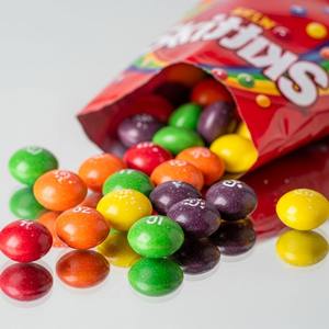 Skittlyess Surtido de dulces masticables Sabor agrio a sabor dulce y picante Snack Calidad Premium Exportación de fábrica Proveedor a granel - Product Image 2