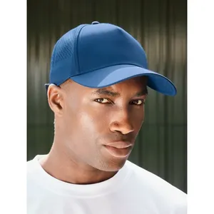 Cappellino Personalizzato a 5 Pannelli con Taglio Laser per Gadget Promozionali - Product Image 1