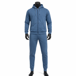 Conjunto deportivo de hombre con sudadera con cremallera y pantalones de chándal ajustados de algodón y poliéster, con logotipo personalizado. - Product Image 1