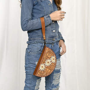 กระเป๋า Taco หนังแท้ลายดอกทานตะวันมีพู่ห้อยกระเป๋าของผู้หญิงลายดอกไม้แกะสลักหรูหราสีตามสั่ง - Product Image 5