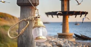 Antique-Style Miniature Brass <b>Lantern</b> Keychain Vintage Retro Gift for Collectors and Enthusiasts Made of Alloy Glass Globe - Product Image 4