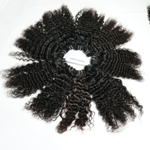 Paquet de style de vague profonde lâche de couleur naturelle non traitée Extensions de cheveux humains indiens vierges crus pas d'emmêlement pas de hangar - Product Image 5