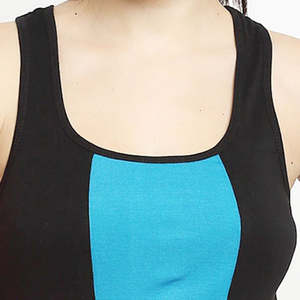 เสื้อกล้ามผู้หญิงทำจากวัสดุแห้งเร็วย้อมเรียบ - Product Image 6