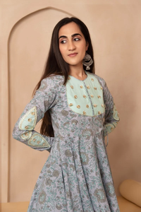 Ensemble Angrakha en coton Dhoop Chaav Mala avec dupatta en coton, élégant ensemble Angrakha Kurta pour femmes, tenue ethnique pour fêtes et mariages - Product Image 2