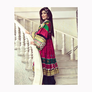 Vêtements traditionnels Robe afghane faite à la main Haute qualité Meilleur matériau Robes vintage afghanes pour femmes - Product Image 3