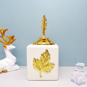 Brûleur d'encens en céramique et métal tendance, fait main, écologique, design fantastique, qualité luxueuse, cadeaux de déménagement - Product Image 1