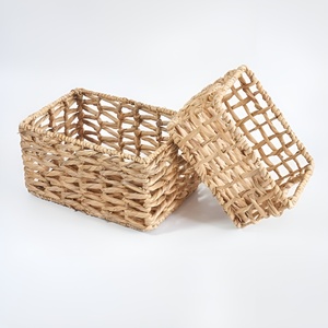 Paniers tressés en jacinthe d'eau pour rangement élégant dans les tiroirs - Product Image 1