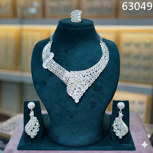 Ensemble de collier géométrique de style statement en argent de qualité supérieure avec boucles d'oreilles pendantes assorties, bijoux de luxe pour mariage et soirée, modèle 63049 - Product Image 1