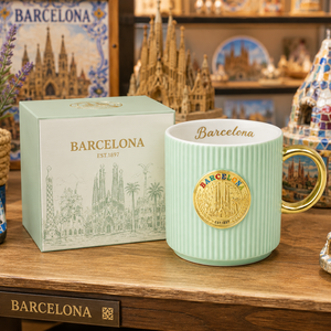 Taza de Café de Cerámica de Recuerdo de <span class=keywords><strong>Barcelona</strong></span>, España, Diseño Sagrada Fامília con Insignia Metálica, para Venta al por Mayor OEM de Porcelana Nueva - Product Image 3