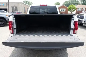 RAM 1500 Sport 2021, conduite à droite, automatique, boîte de vitesses manuelle, intérieur foncé, sièges en cuir, régulateur de vitesse ACC, jantes R17 R20, transmission intégrale, Hilux GT - Product Image 2