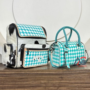 Sac à langer en cuir véritable à carreaux turquoise personnalisé 2025 avec sac de voyage tendance Ensemble assorti mignon en deux pièces - Product Image 1