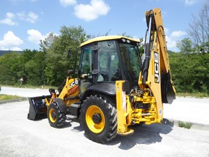 Chargeuse-pelleteuse JCB 4CX d'occasion en bon état, équipement lourd à bas prix, prête à l'emploi - Product Image 2