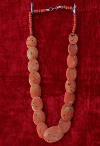 Colliers de perles en os naturel écologique Bijoux artisanaux Boho Colliers traditionnels de perles en os Style vintage et commandes personnalisées - Product Image 2