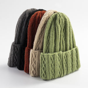 Chunky Cable Knit Bonnet en laine | Bonnets côtelés épais vintage pour l'hiver | Casquette à revers de style laine unisexe - Product Image 1