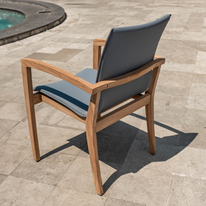 Ensemble de salle à manger ronde Aline Outdoor Garden Chaise empilable en bois de teck massif finition naturelle Pour l'intérieur et l'extérieur des repas - Product Image 4