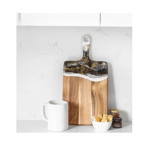 Tabla de cortar de resina exótica con base de madera con diseño de galaxia, ideal para la cocina, servir charcutería y regalar - Product Image 6