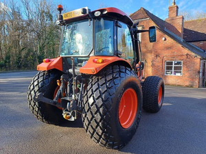 Tracteur Kubota M7040 4RM avec cabine, 645 heures, 70 CV, double hydraulique, télécommandes arrière, boîte de vitesses, pompe moteur, garantie de 2 ans - Product Image 6