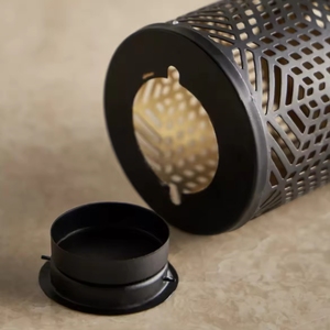 Lanterne à bougie ronde en métal de conception de travail coupée noire unique pour la décoration de table de mariage à la maison Ramadan et de Noël - Product Image 4