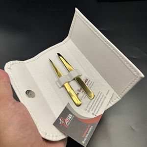 Pinzas para cejas de acero inoxidable chapadas en oro con logotipo personalizado, puntas puntiagudas inclinadas con estuche blanco - Product Image 3